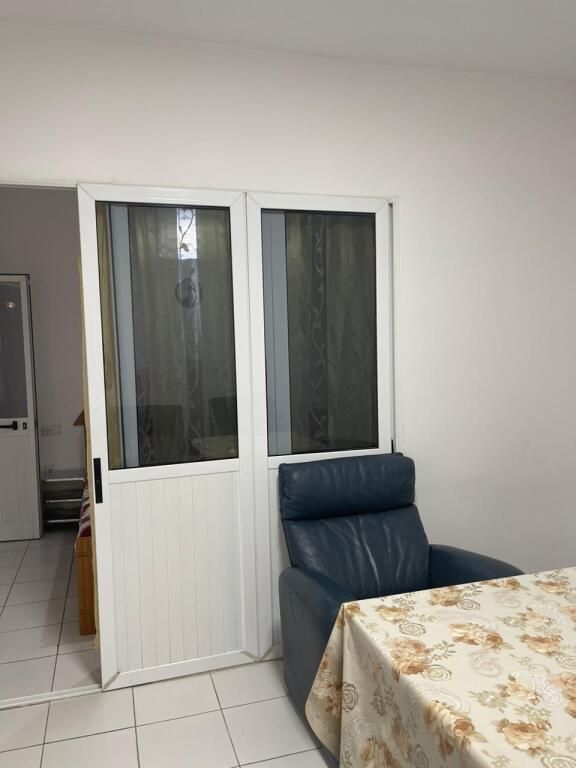 Jepet apartament 1+1 me qira ne Spitalle