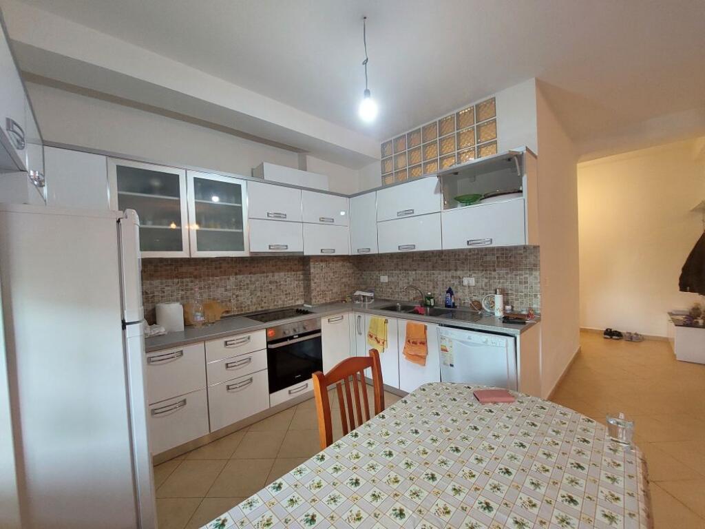 Apartament për Shitje, Vlore, Rr. e Çipajve