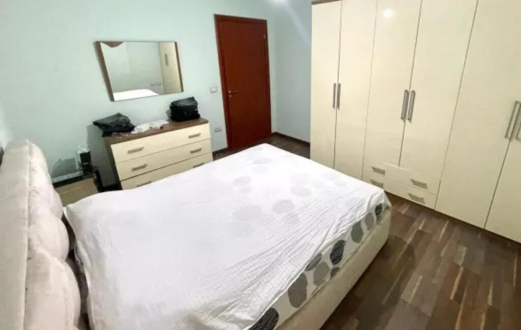 Jepet me Qera: 1+1 &amp; 1 Ballkon* *(📍Liqeni i Thate Res.Kapiten Mir Zoti)* - Kt.3 - *550€/Muaj* - Sp.75m² || Zone teper e Qete✨