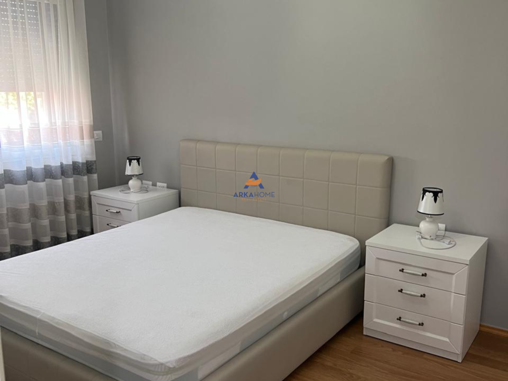 AFFITTASI APPARTAMENTO 1+1+BALCONE "RRUGA E KAVAJËS" 780 EURO.