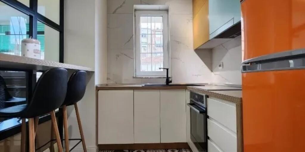 Ultra Apartament* me qera *1+1 &amp; 1 Ballkon* *(📍Tek 7 Xhuxhat - Rr. E Elbasanit)* S. 65 m2 || *720€/Muaj