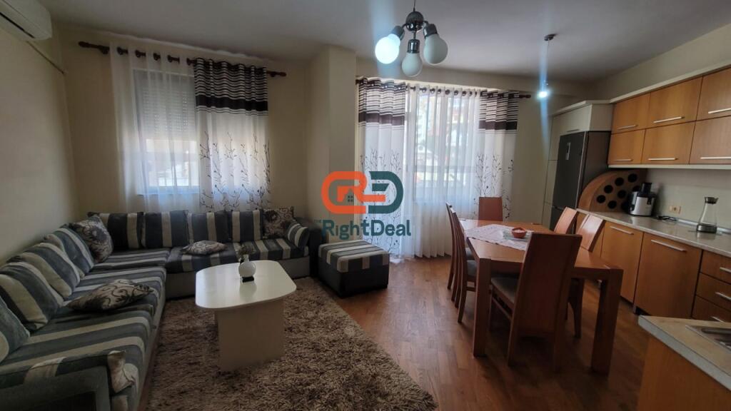 Ne Fresk, Shitet Apartament 1+1 Me Hapesira Te Bollshme !!!