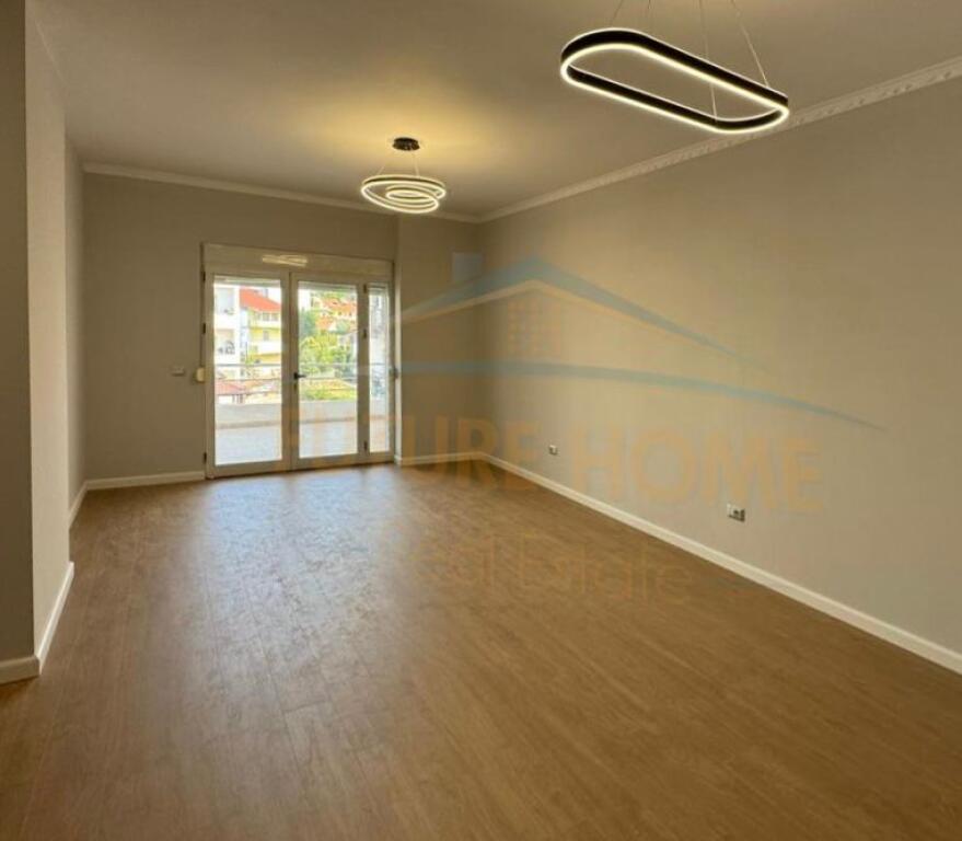 PREZZO RIBASSATO!  Appartamento 2+1 in vendita nella zona di Fresku, Via Shefqet Kuka, Tirana.