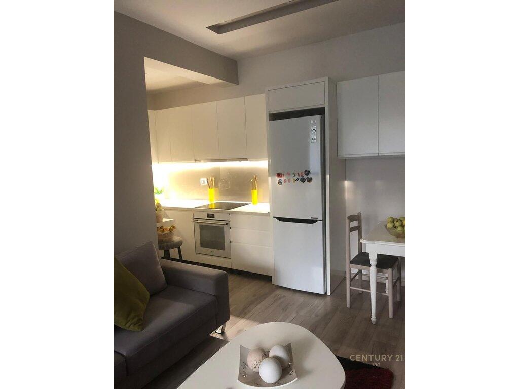 Jepet me qira apartament 2+1 prane Stadiumit Dinamo!
