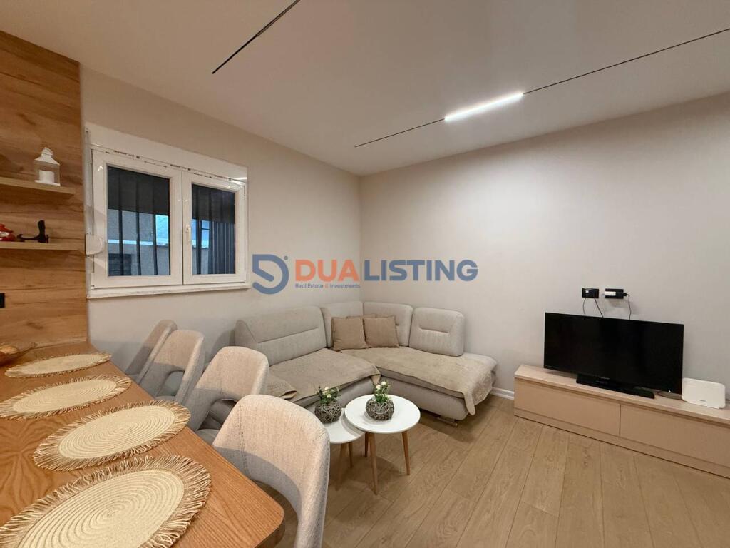 Shesim Apartament 2+1+2 rruga e Dibres prane Shkolles se Bashkuar!