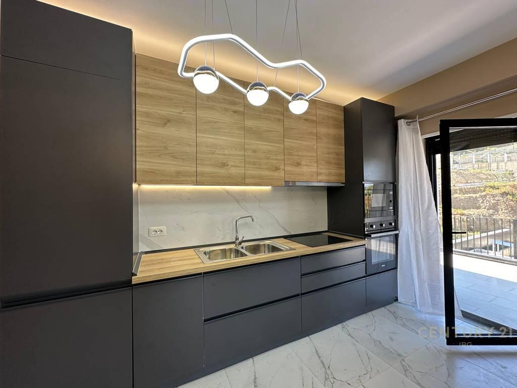 Apartament me Verandë (160m²) në Rezidencën Kodra e Diellit 2