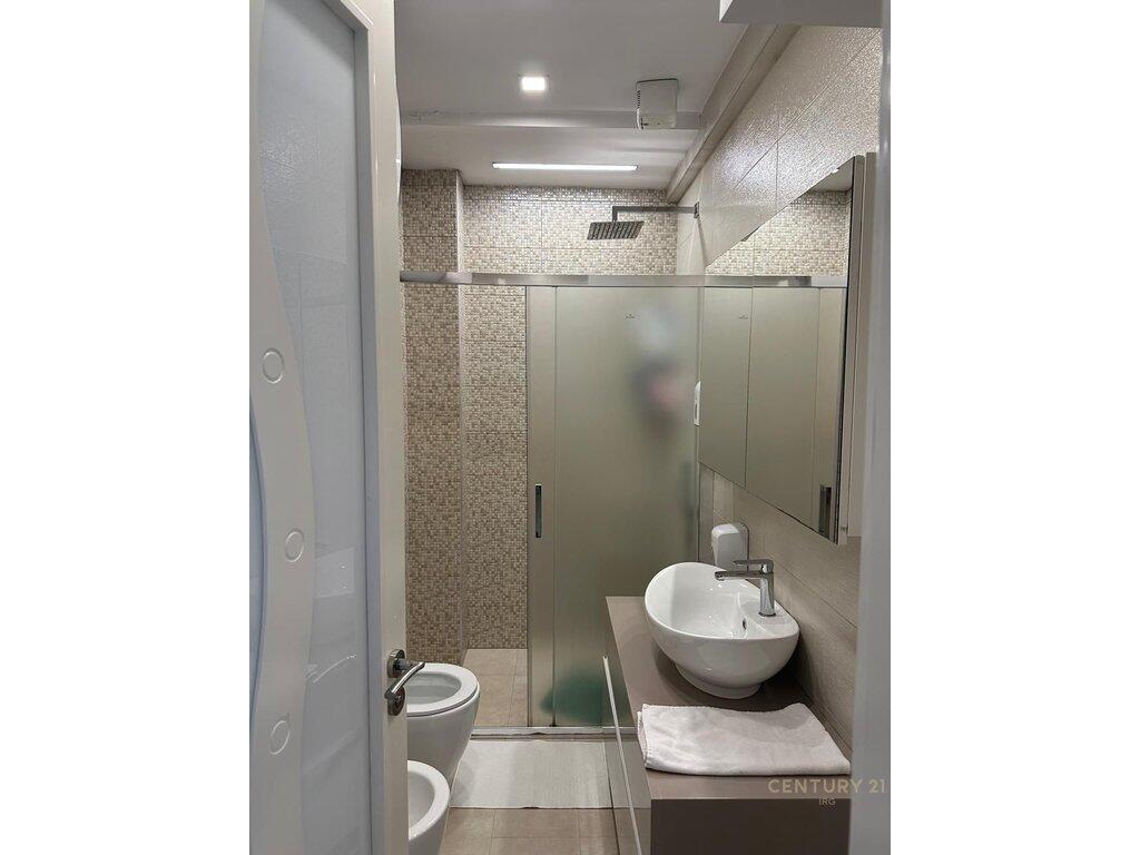 Jepet me qira apartament 2+1 prane Stadiumit Dinamo! 1,000 € /Muaj
