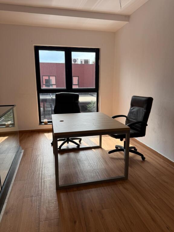 Si affittano 2 duplex per uffici presso Tirana Garden Building.