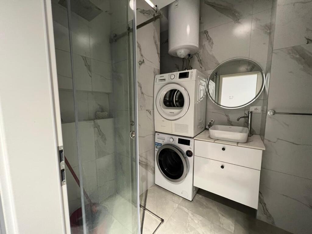 📣 SHITET SUPER Apartament 2+1 Me Ballkon 📍 Kompleksi Mangalem 21 , Ali Dem ✨ 💶 Cmimi 140.000 Euro