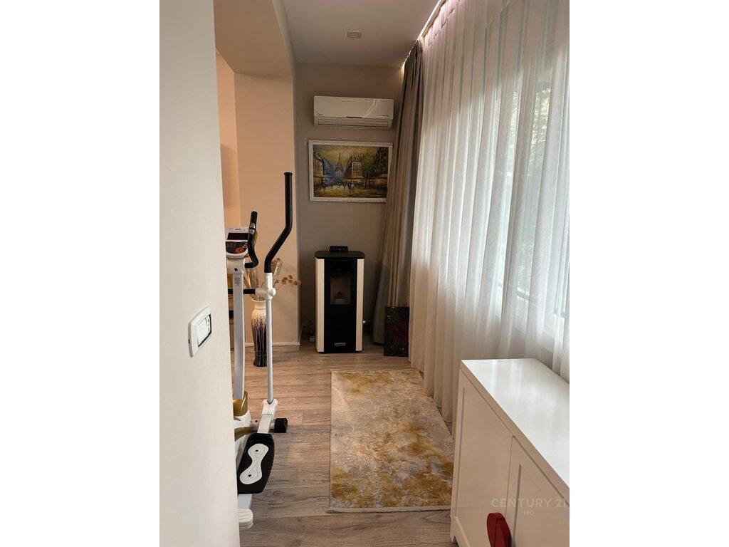 Jepet me qira apartament 2+1 prane Stadiumit Dinamo! 1,000 € /Muaj