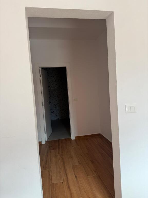 Si affittano 2 duplex per uffici presso Tirana Garden Building.