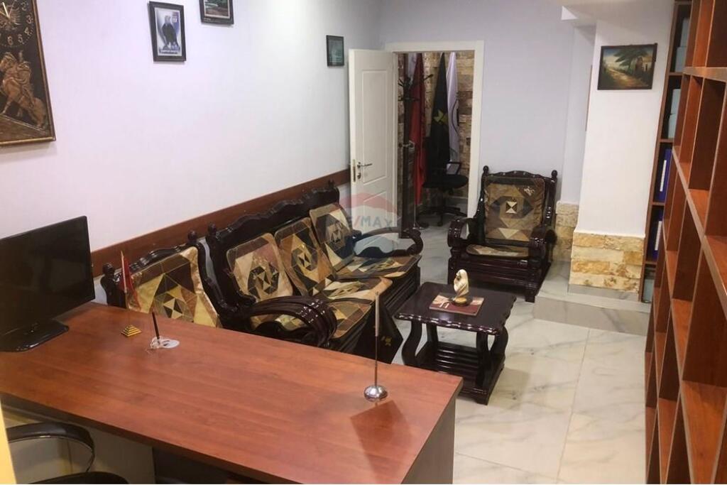 Zyrë - Për Qira - Rruga e Kavajës, Tiranë
