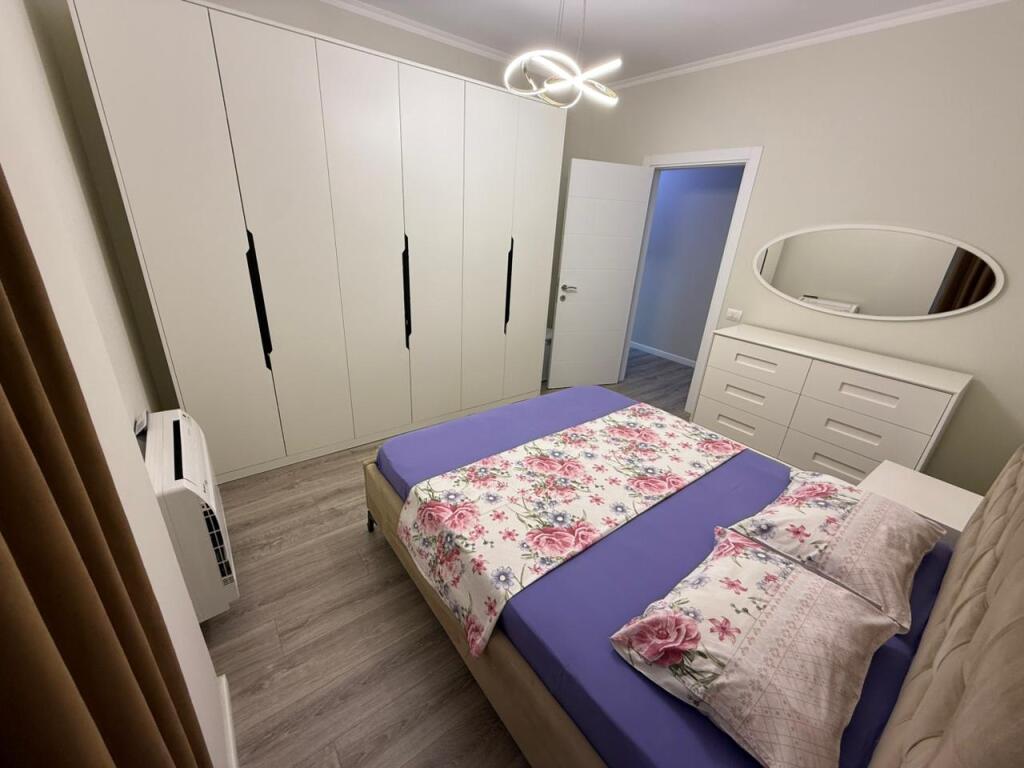 📢 Me Qira Apartament 🏡 2+1+2📍 Stacioni i Trenit – Quatrum Residence💶 Çmimi: 900 € / muaj