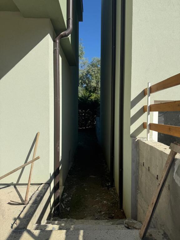Vila per shitje prane TEG