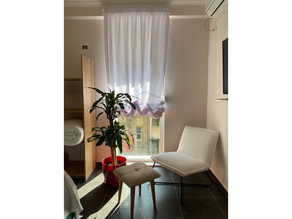 Qira, Apartament 2+1+2, Rruga e Barrikadave, Tiranë. 