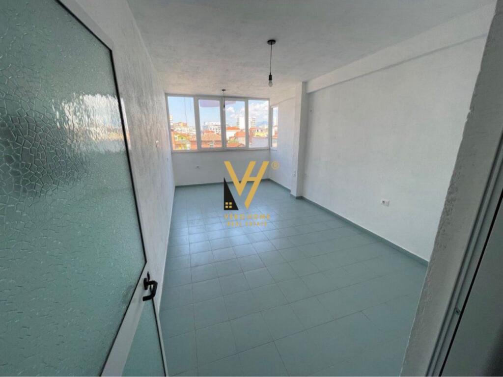 LOCALE COMMERCIALE 90 M2 IN AFFITTO A SELVIA 900 EURO