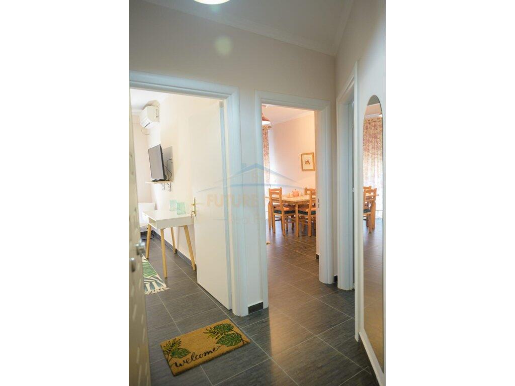 Qira, Apartament 2+1+2, Rruga e Barrikadave, Tiranë. 