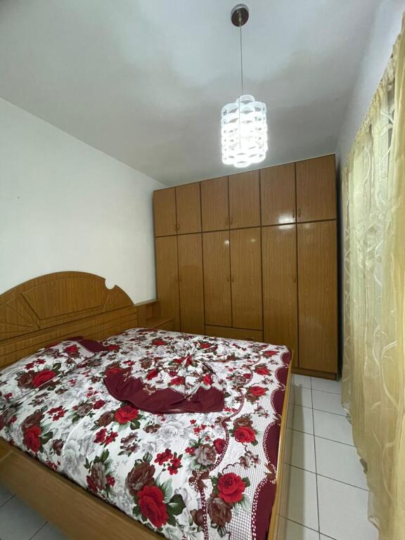 Jepet apartament 1+1 me qira ne Spitalle
