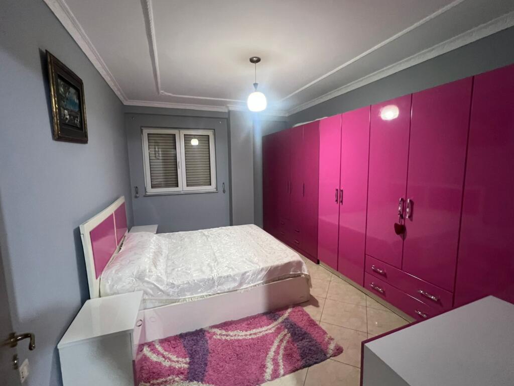 Jepet me qira apartament 1+1+ballkon Bulevardi i Ri