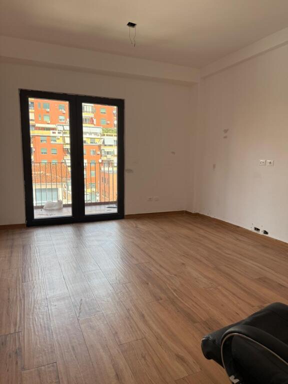 Si affittano 2 duplex per uffici presso Tirana Garden Building.