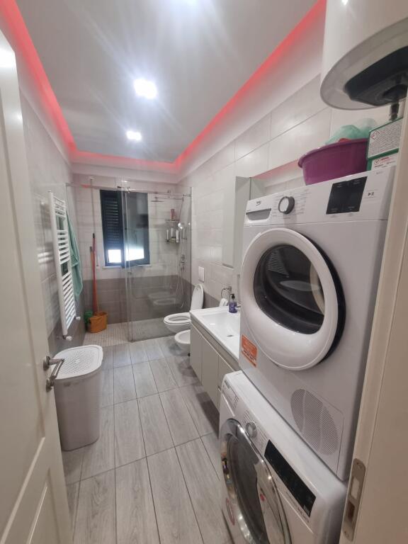 ASTIR, APARTAMENT LUKSOZ 2+1+2 + POST PARKIMI ME QIRA NË "GREEN CITY" REZIDENCË – PREMIUM!