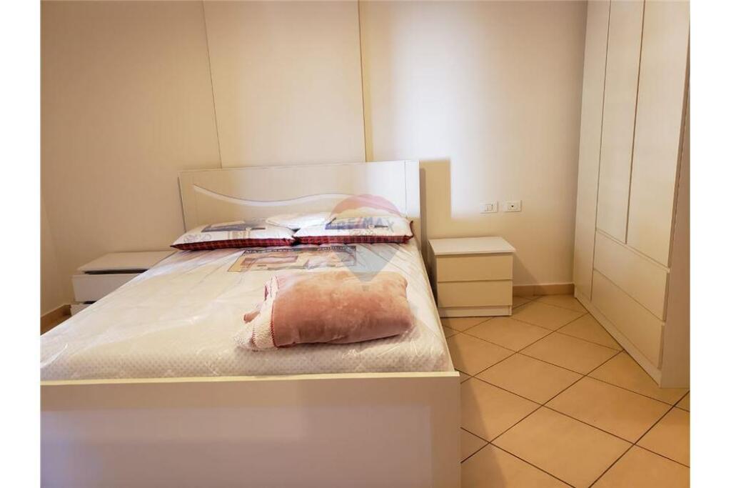 APARTMENT FOR RENT 3+1 IN THE CENTER near the barricades