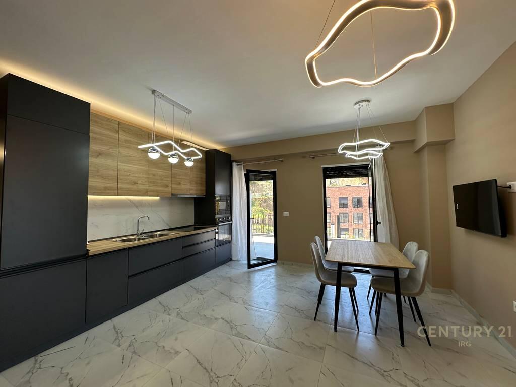 Apartament me Verandë (160m²) në Rezidencën Kodra e Diellit 2