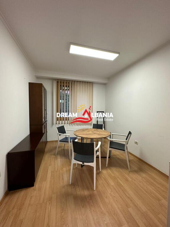 Vile me qera ne rrugen Mine Peza, prane Prokurorise ne Tirane (ID 4251060 )