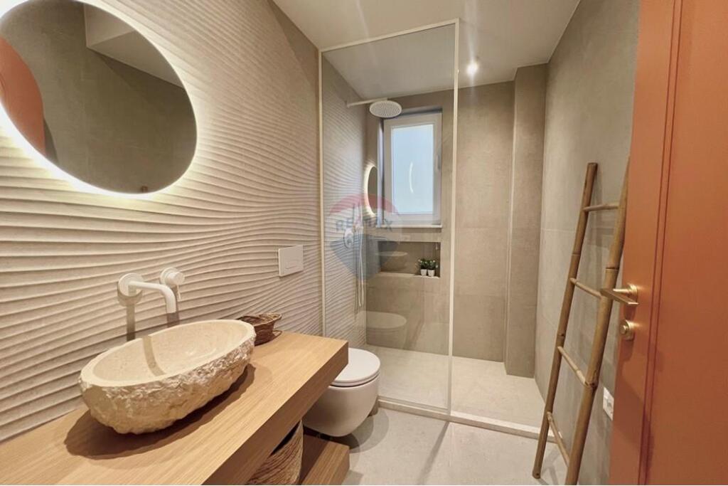 Apartment 2+1 for rent at Myslym Shyri!