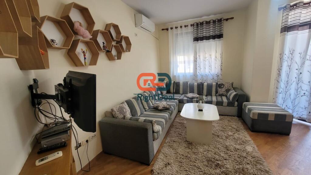 Ne Fresk, Shitet Apartament 1+1 Me Hapesira Te Bollshme !!!