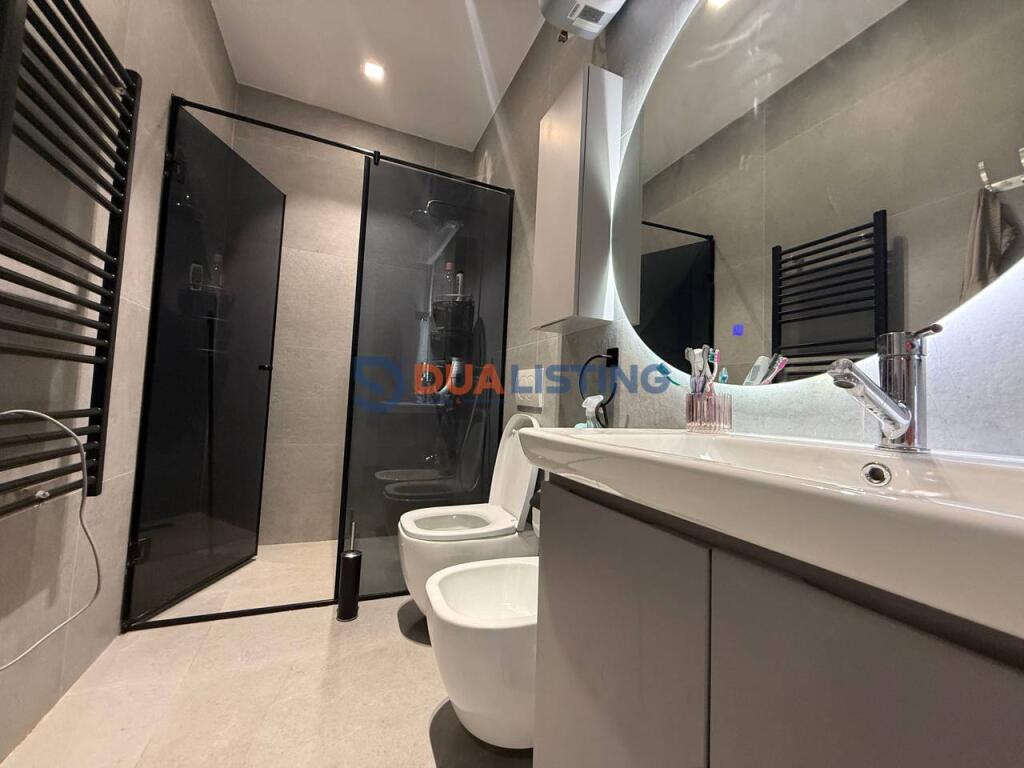 Shesim Apartament 2+1+2 rruga e Dibres prane Shkolles se Bashkuar!