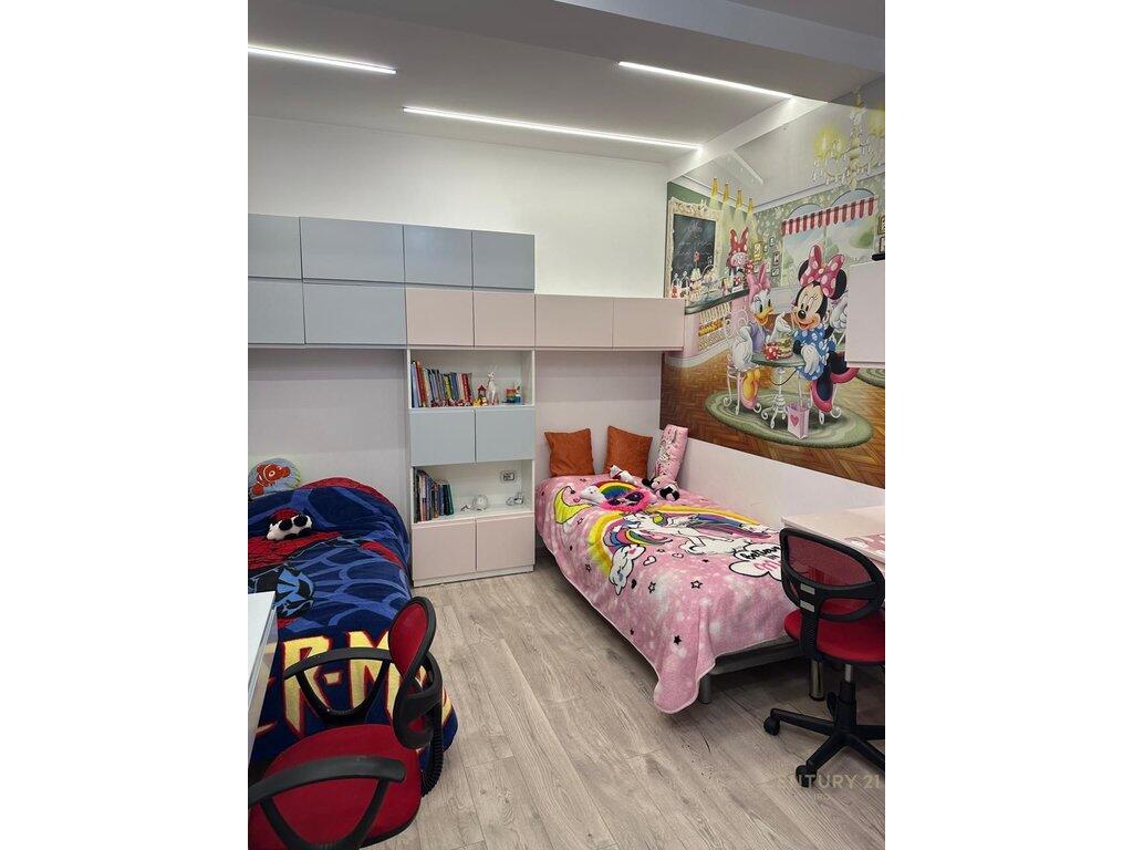 Jepet me qira apartament 2+1 prane Stadiumit Dinamo! 1,000 € /Muaj