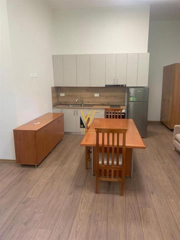 JEPET GARSIONERE ME QIRA TE SIRI KODRA 500 EURO
