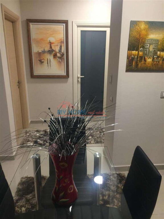 Apartament 1+1 me qera Pazari i Ri Tirane