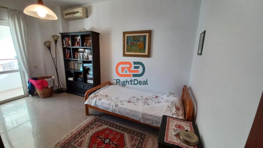 Prane Shkolles Se Kuqe, Shitet Apartament 2+1, Me Planimetri Te Rregullt Dhe Lokacion Perfekt!!