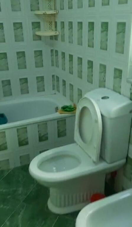 Jepet me qera apartamenti 2+1 Rruga gjon mili , rruga siri kodra  Cmimi: 400 mije leke 