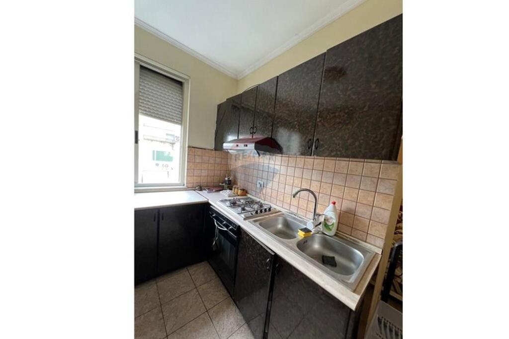 Jepet me Qira Apartament 3+1+2 ne Bllok !