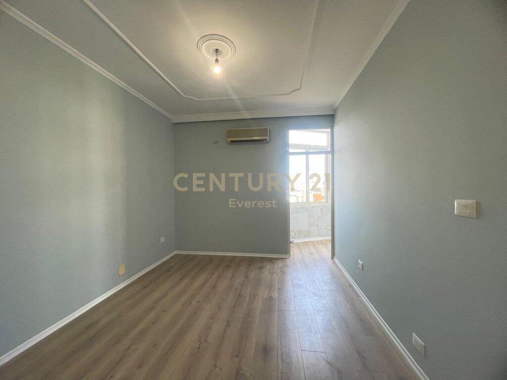 RRUGA FORTUZI – SHITET APARTAMENT 1+1