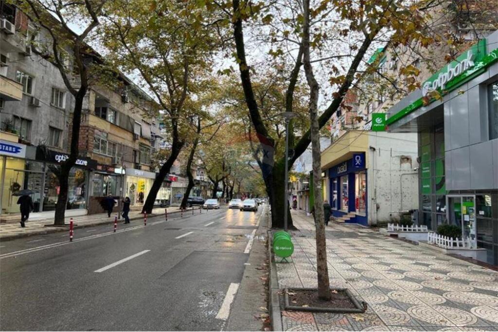 NEGOZIO IN VENDITA IN VIA MYSLYM SHYRI!