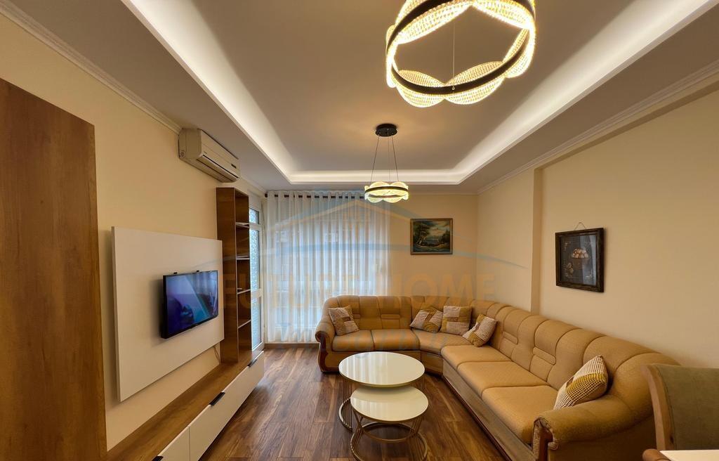 SHITET APARTAMENT 1+1 PAZARI I RI
