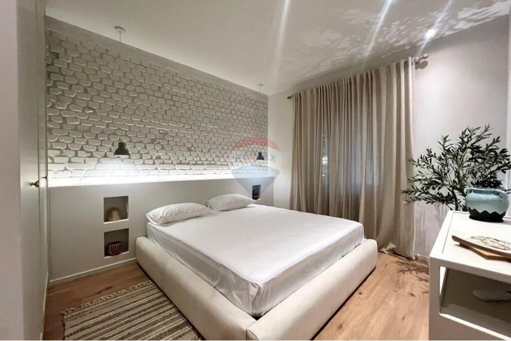2+1 apartment for rent at Myslym Shyri!