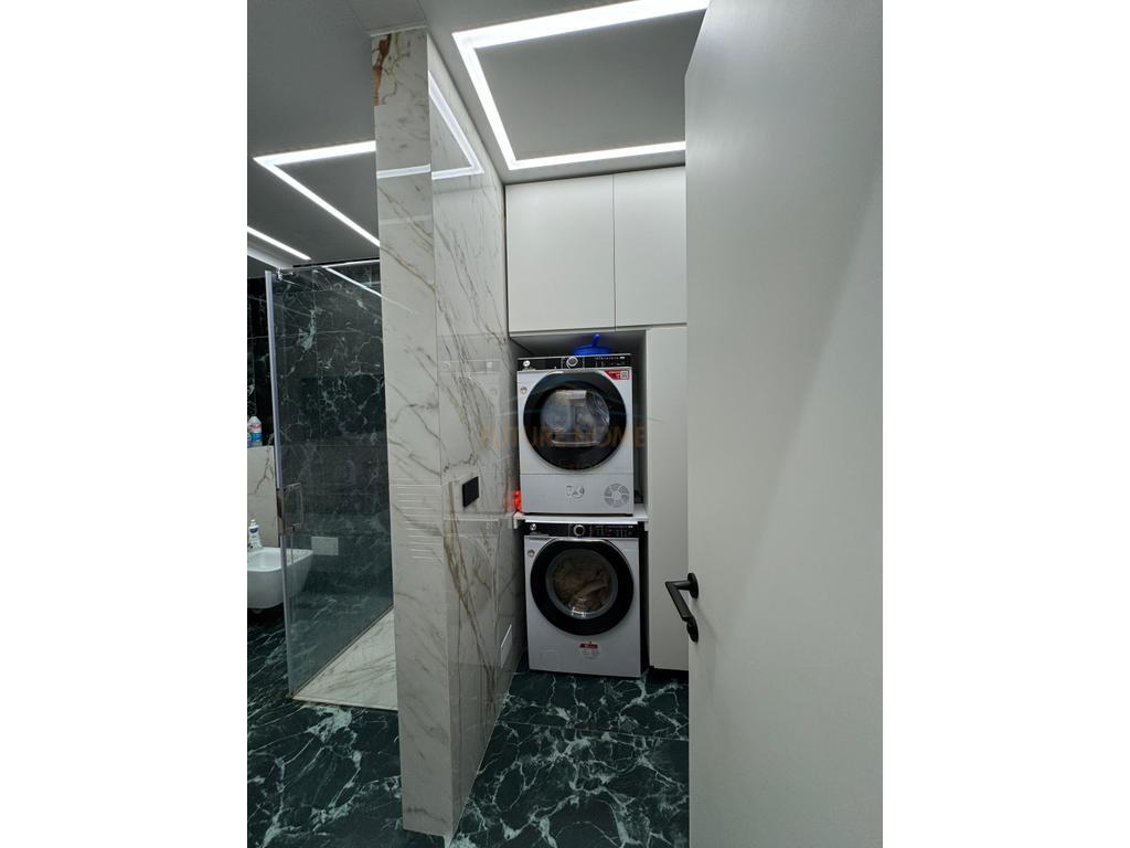 Shitet, Apartament 2+1+2 + Post Parkimi+ Depo, Kodra e Diellit, Tiranë