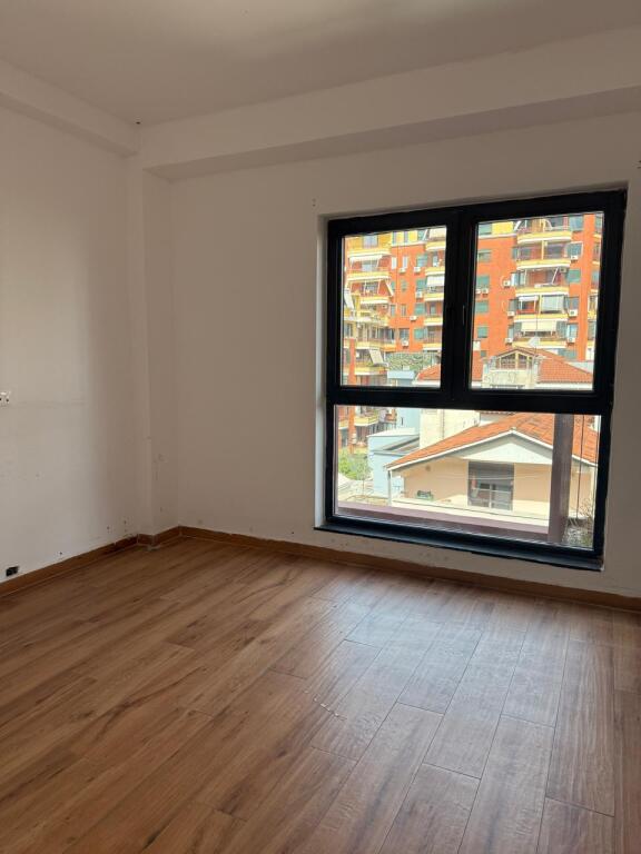 Si affittano 2 duplex per uffici presso Tirana Garden Building.