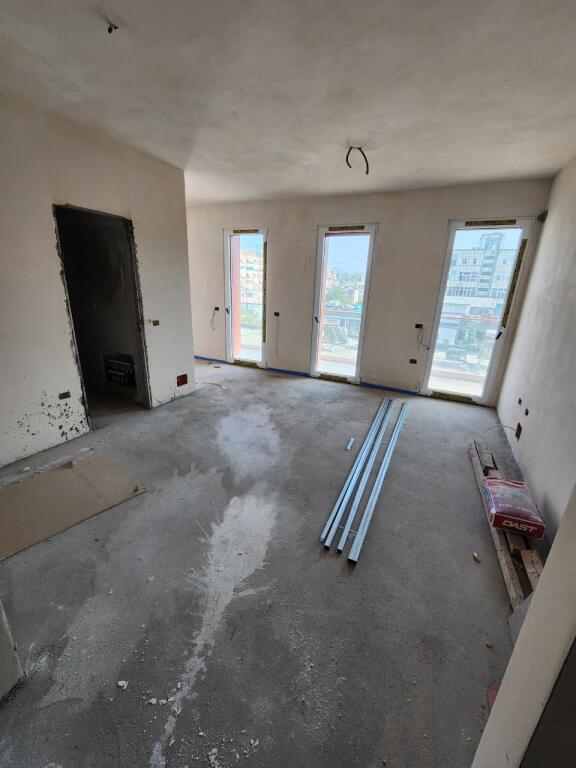🏙SHITET: Apt 2+1+2wc &amp; 1 Ballkon  (📍LSI - Bllok, Rr. Sami Frashëri) | 101.29 m², kati 5, Çmimi 405,000 Euro 💣