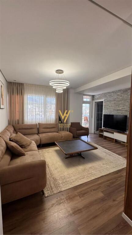 JEPET APARTAMENT 3+1+2+BLK ME QIRA NE FRESK,RR.E TELEFERIKUT 650 EURO