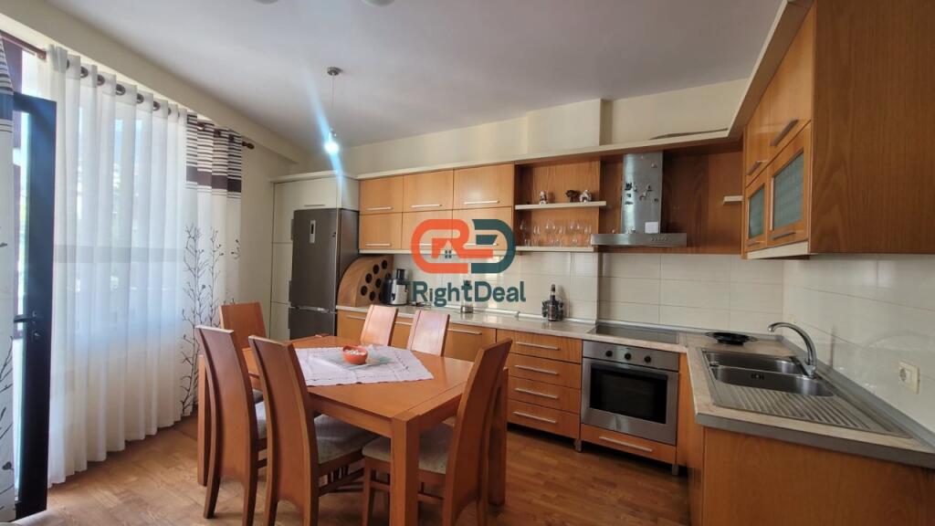 Ne Fresk, Shitet Apartament 1+1 Me Hapesira Te Bollshme !!!