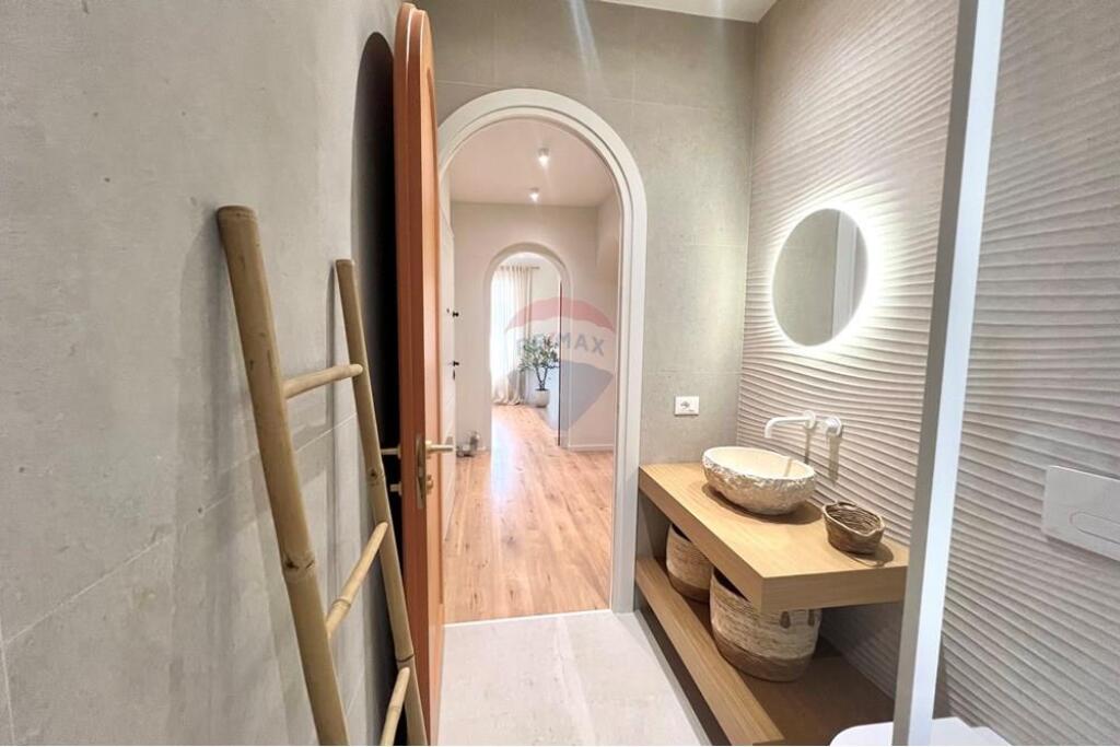 Apartment 2+1 for rent at Myslym Shyri!