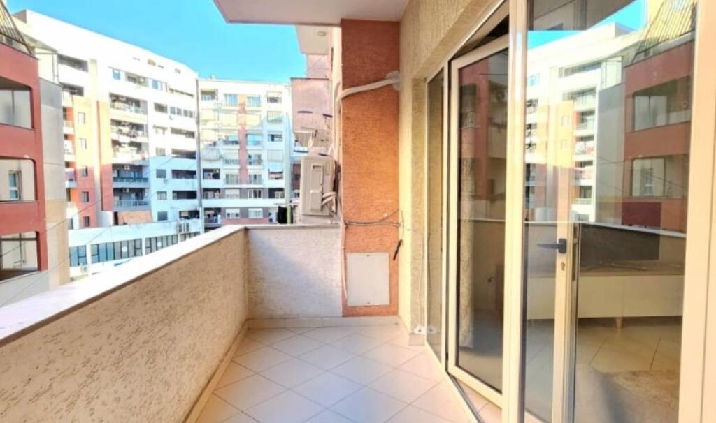 Affittasi appartamento 2+1, Astir vicino a Eco Market  Prezzo: 500 mila keke
