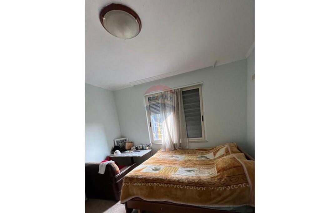 Jepet me Qira Apartament 3+1+2 ne Bllok !