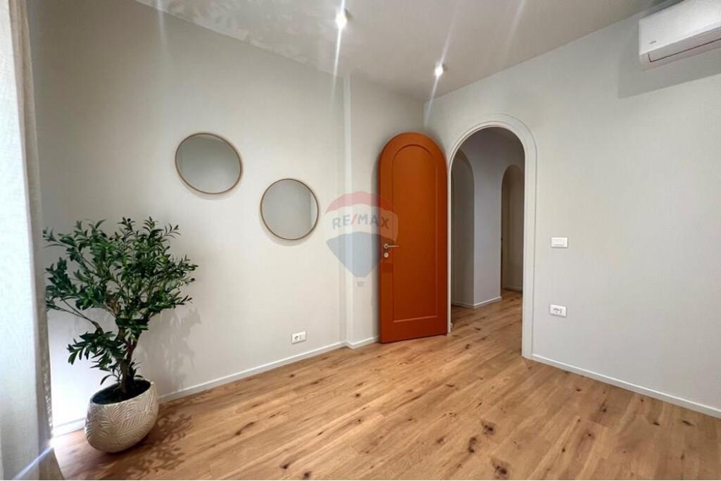 2+1 apartment for rent at Myslym Shyri!